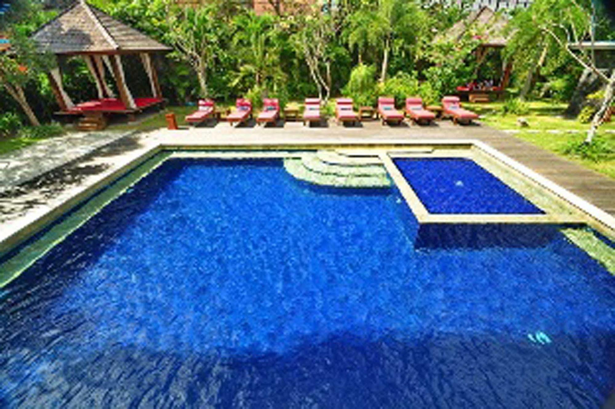 Capital O 2114 Grand Jimbaran Boutique Hotel Exteriér fotografie